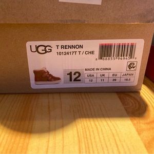 3 pairs of toddler shoes